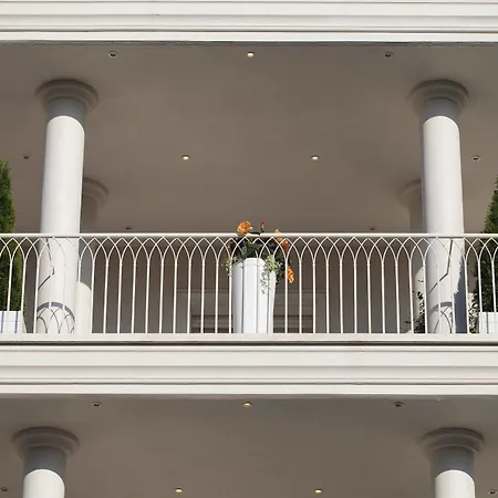 Gala Hotel
