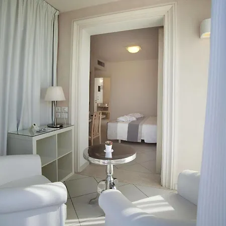Gala Hotel 3*
