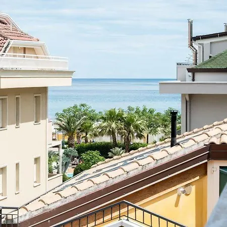 Carmen Hotel 2*