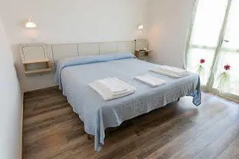 Carmen Hotel 2*