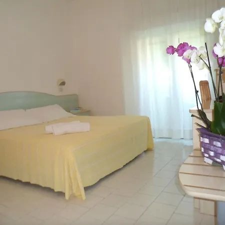 Zanarini Hotel 3*
