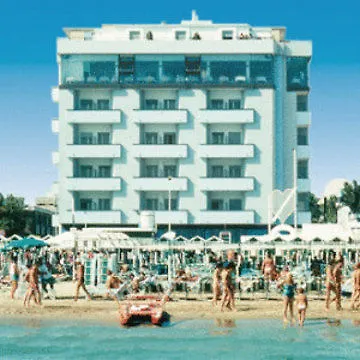 Commodore Hotel