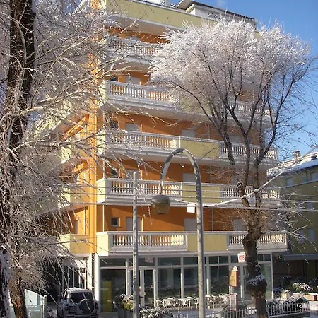 Szálloda Linda - Family - Nuova Costruzione Antisismica Riccione