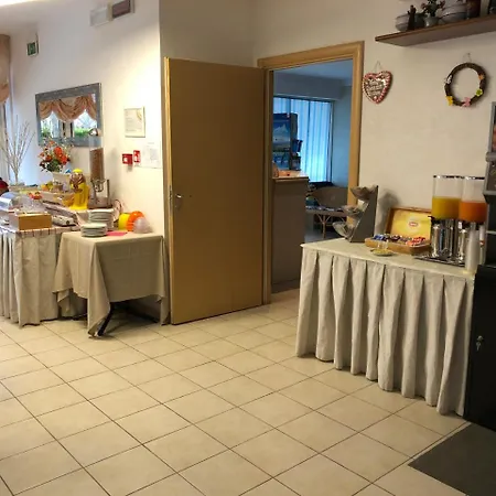 Canasta Hotel