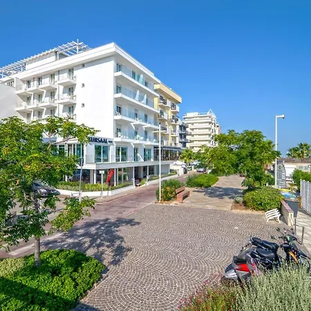 Kursaal - Fronte Mare Con Piscina Riccione