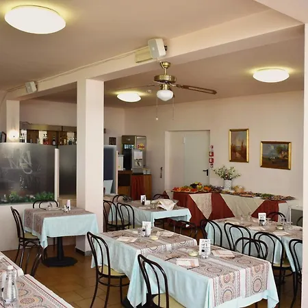 Pupa Hotel