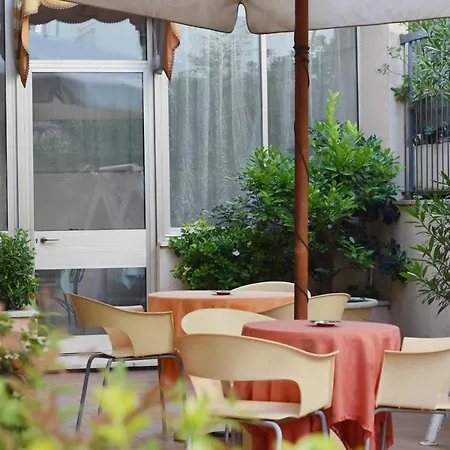 Pupa Hotel