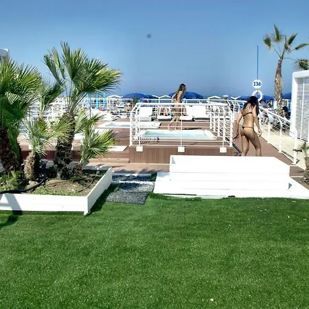 Marzia Con Piscina 3* 리치오네
