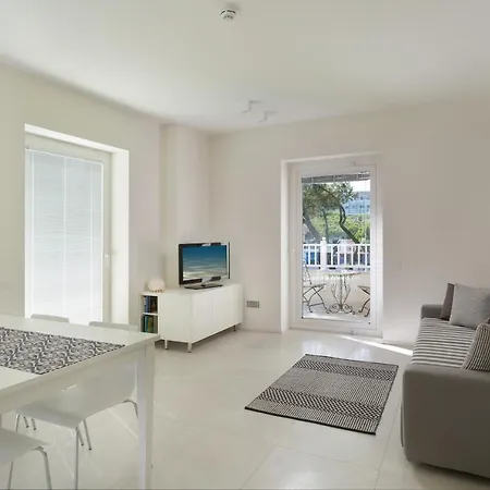 Appart hôtel White 3*
