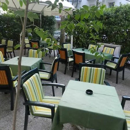 Hotel De Paris 2*