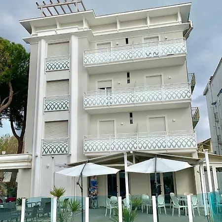 Vela D'oro 2*
