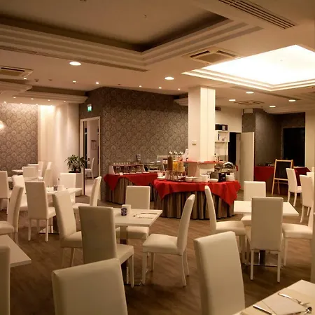Hotel Montecarlo - Vista Mare Con Piscina & Area Fitness 3*