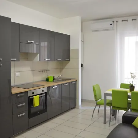 Green Apartmanhotel 2*