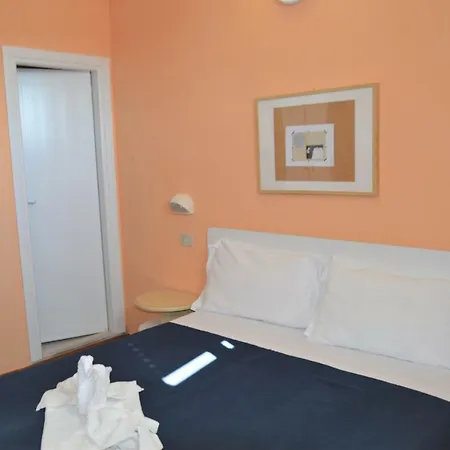 Ibiza 2* Fogliano Marina