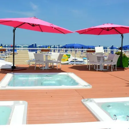 Marzia Con Piscina 호텔