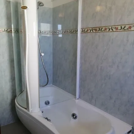 Linda - Family - Nuova Costruzione Antisismica Hotell Riccione