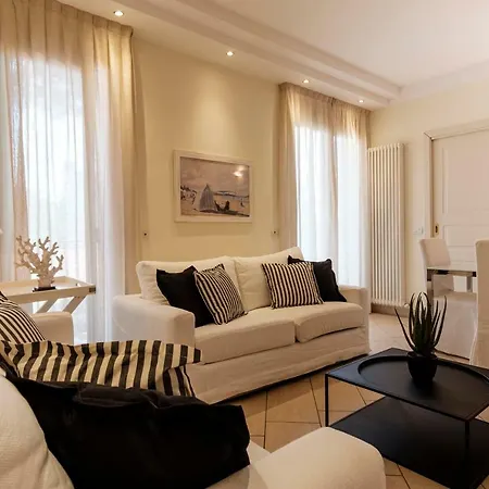 Apart-hotel Lungomare - Charming 4*
