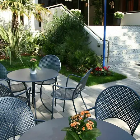 Hotel Augustus