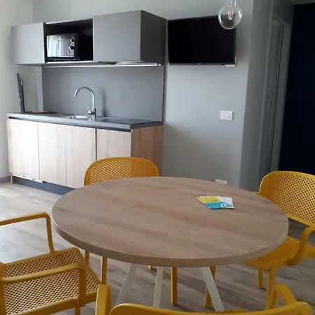 App Sea View Aparthotel *
