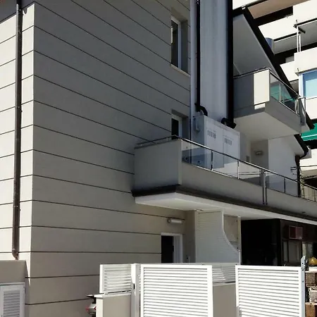 Apartment Appartamento/attico/mansarda *