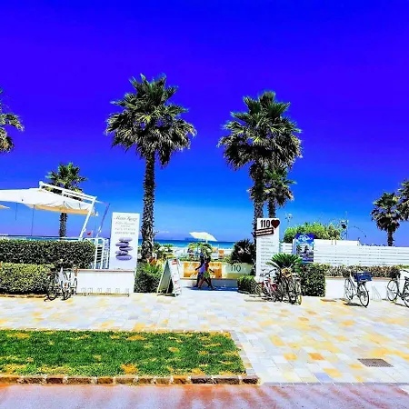 Poker Hotel