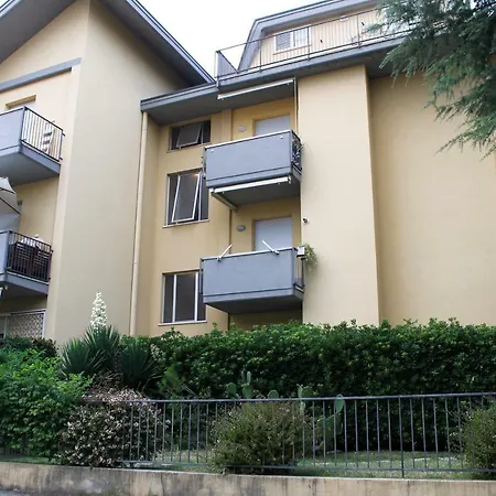 Monica Apartment