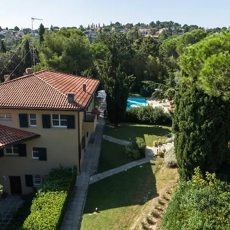 Residenze Al Colle Dei Pini 3* Riccione