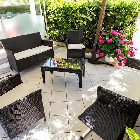Garden Hotel