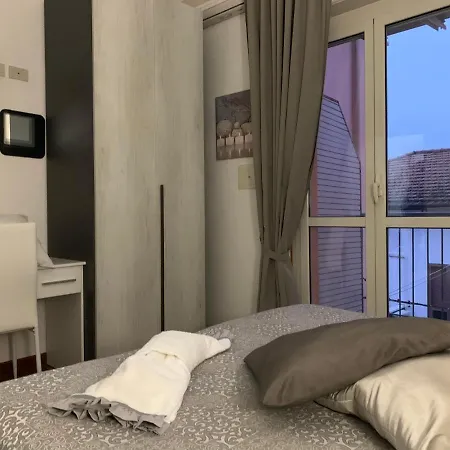 Santa Cecilia Hotel *