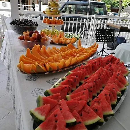 Junior Hotel