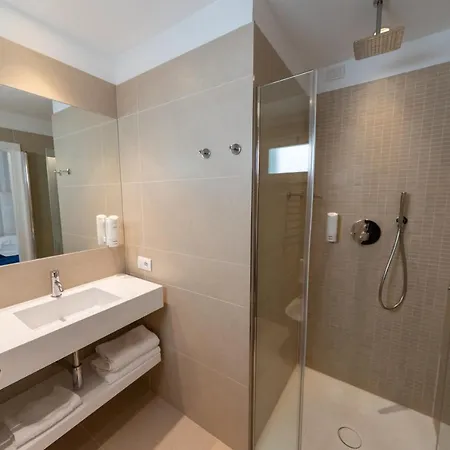 Hotel Fedora 3*