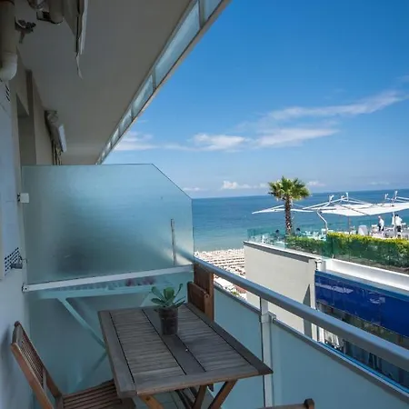 Lungomare - Charming Aparthotel