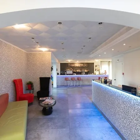 Hotel Etna - Nuova Gestione Romagnola & Parcheggio Riccione