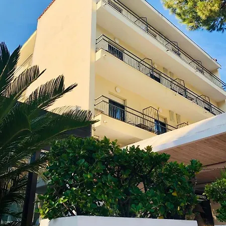 Garisenda -b&b&brunch In Centro A Riccione- 3* Riccione