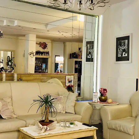 Garisenda -b&b&brunch In Centro A Riccione- Hotel Riccione