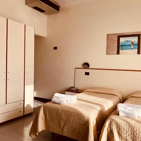 Garisenda -b&b&brunch In Centro A Riccione-