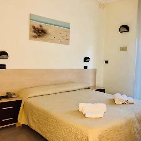 Garisenda -b&b&brunch In Centro A Riccione- Hotel 3*