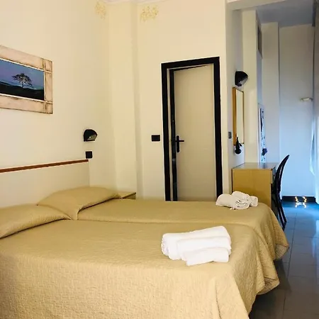 Hotel Garisenda -b&b&brunch In Centro A Riccione- 3*