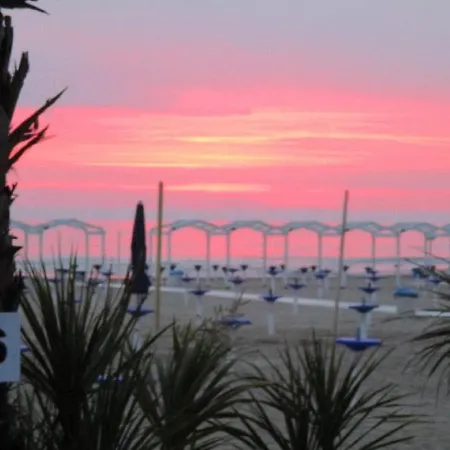 Hotel - Enjoy Your Summer - Con Parco Acquatico Incluso Riccione
