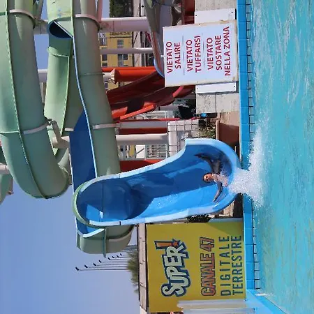 Marina Hotel 3*