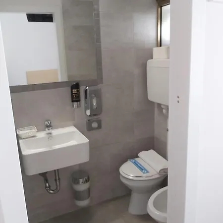 21 Hotel 2*