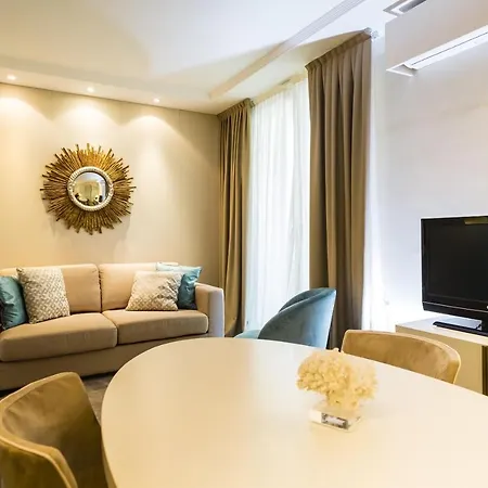 Apart-hotel Lungomare - Charming 4*