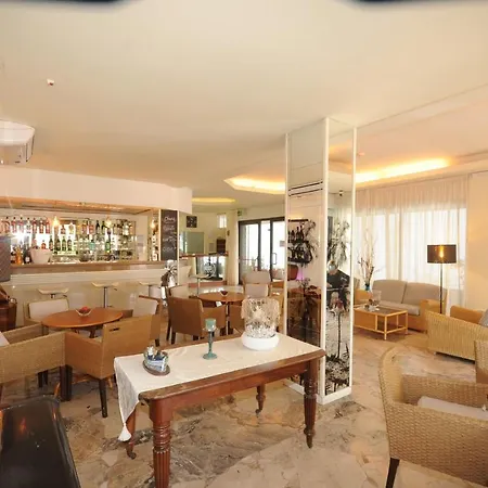 Avana Fronte Mare 3* Riccione