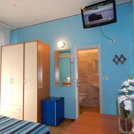 Vera Hotel *