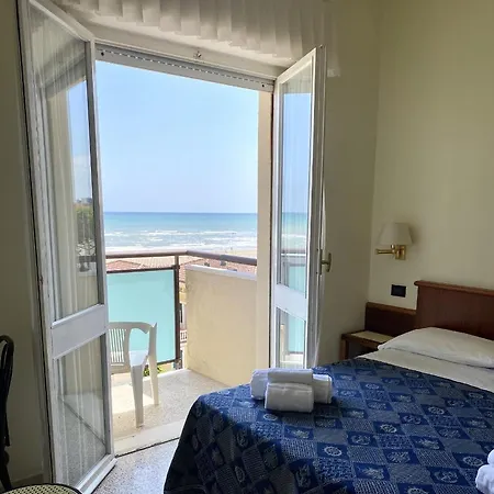 Hotel Avana Fronte Mare 3*