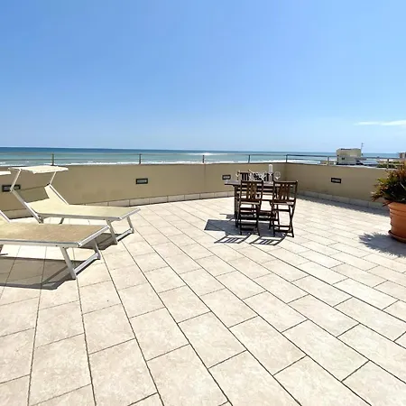 Avana Fronte Mare Riccione