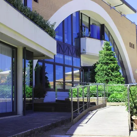 Hotel Ombra *