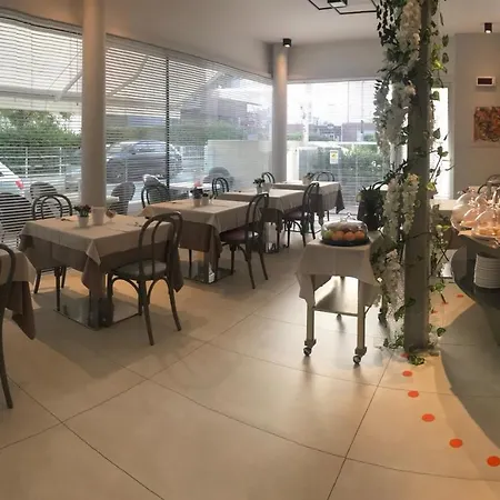 Hotel Hermosa 3*
