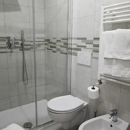 Iride Suite, Breakfast&brunch - Ideale Per Famiglie E Coppie 2*