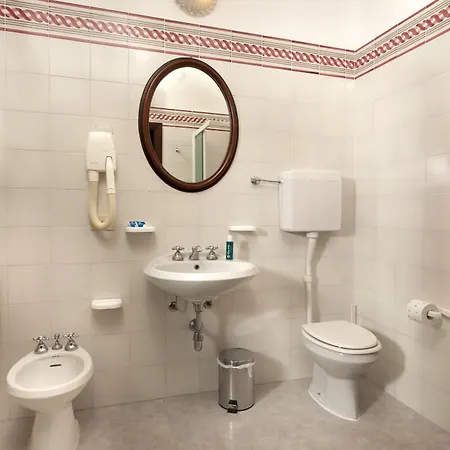Milano Helvetia - In Centro Con Piscina Otel Riccione
